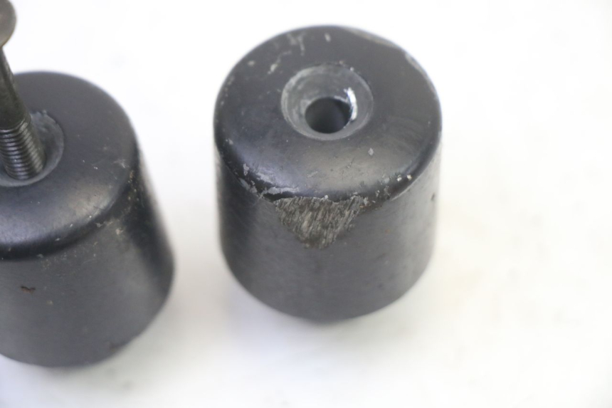photo de HANDLEBAR ENDS HONDA NTV DEAUVILLE 650 (2001 - 2006) - Zoom on usage condition