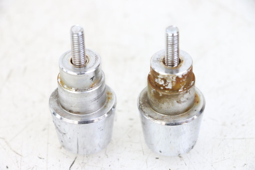 photo de HANDLEBAR ENDS PEUGEOT SATELIS 125 (2013 - 2018) - Component detail