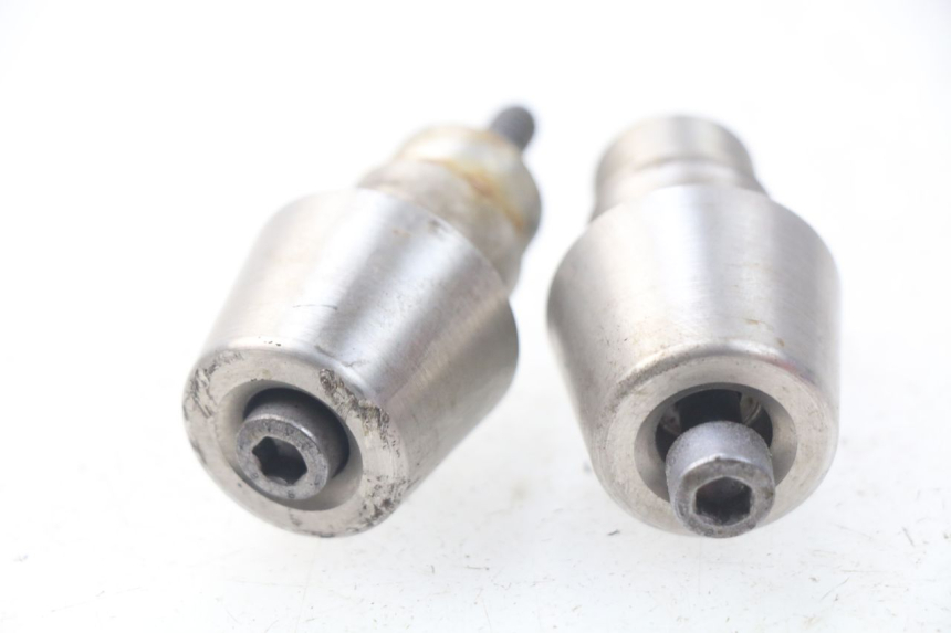 photo de HANDLEBAR ENDS PEUGEOT SATELIS 300 (2012 - 2015) - Zoom on usage condition