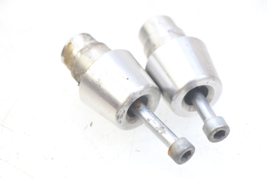 photo de HANDLEBAR END PEUGEOT SATELIS 125 (2010 - 2012) - Zoom on usage condition