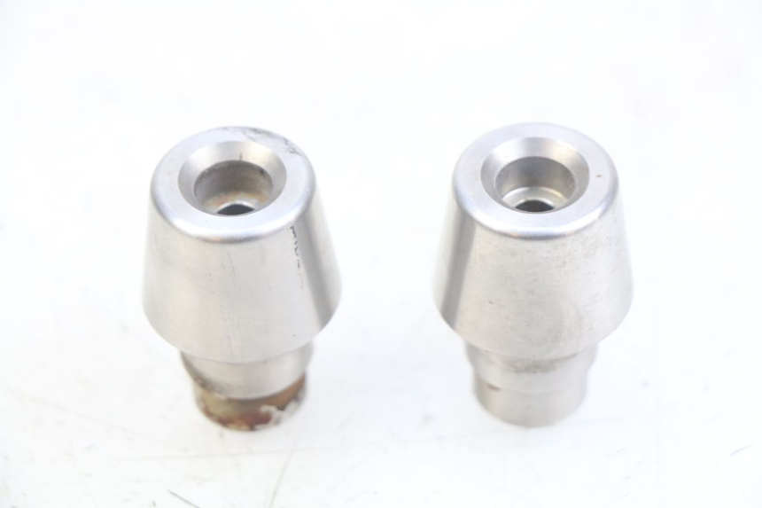 photo de HANDLEBAR END PEUGEOT SATELIS 125 (2010 - 2012) - Zoom on usage condition