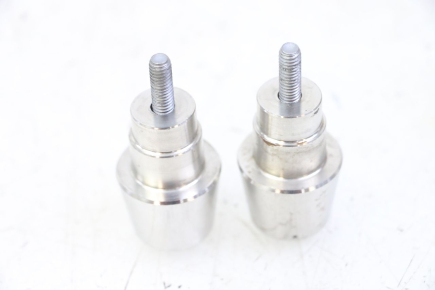 photo de HANDLEBAR ENDS PEUGEOT SATELIS 125 (2013 - 2018) - Zoom on usage condition