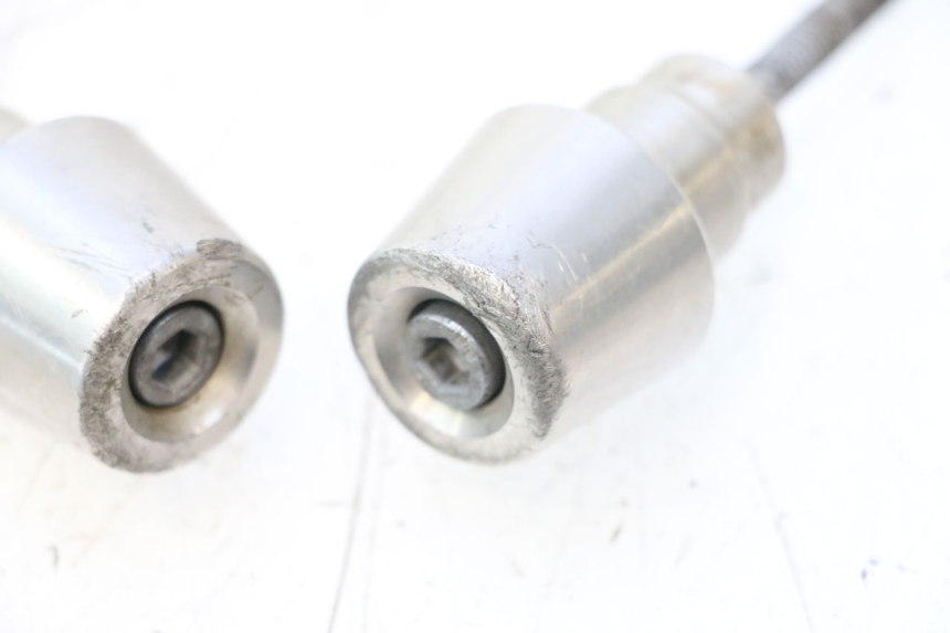 photo de HANDLEBAR END PEUGEOT SATELIS 125 (2006 - 2009) - Fixing points details
