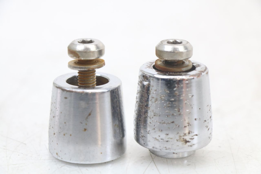 photo de HANDLEBAR ENDS KYMCO SUPER 8 125 (2008 - 2015) - Technical close-up