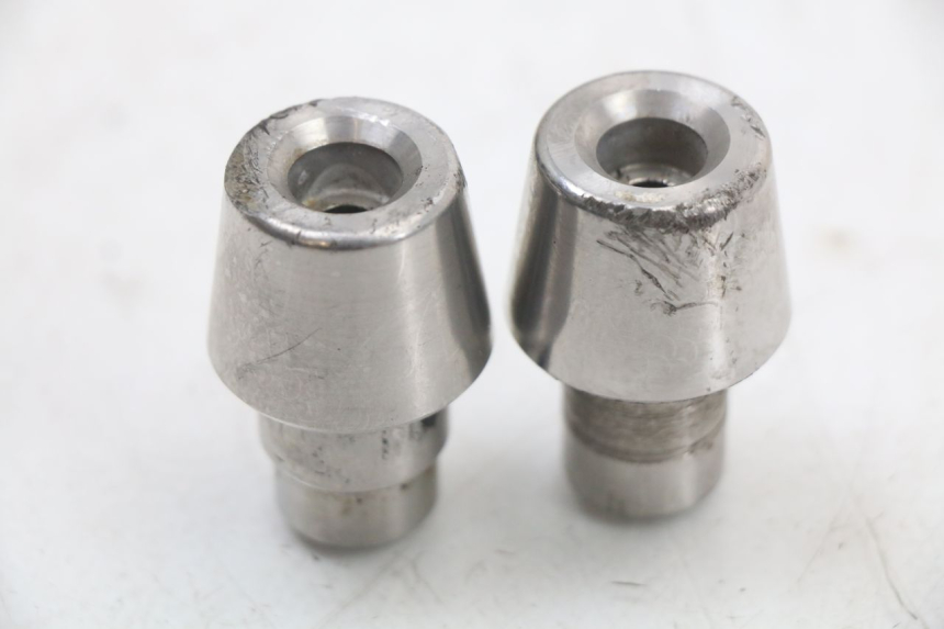 photo de HANDLEBAR ENDS PEUGEOT TWEET 125 (2018 - 2021) - Zoom on usage condition