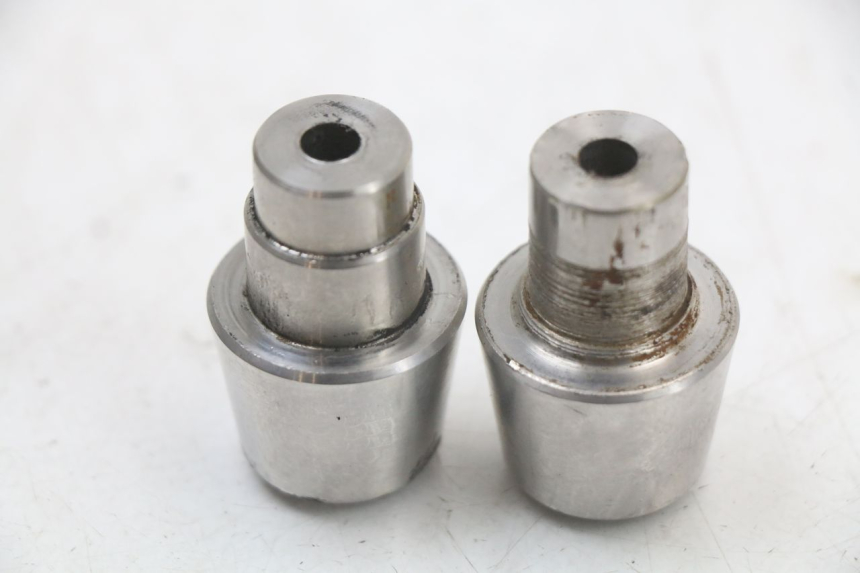 photo de HANDLEBAR ENDS PEUGEOT TWEET 125 (2018 - 2021) - Alternative perspective