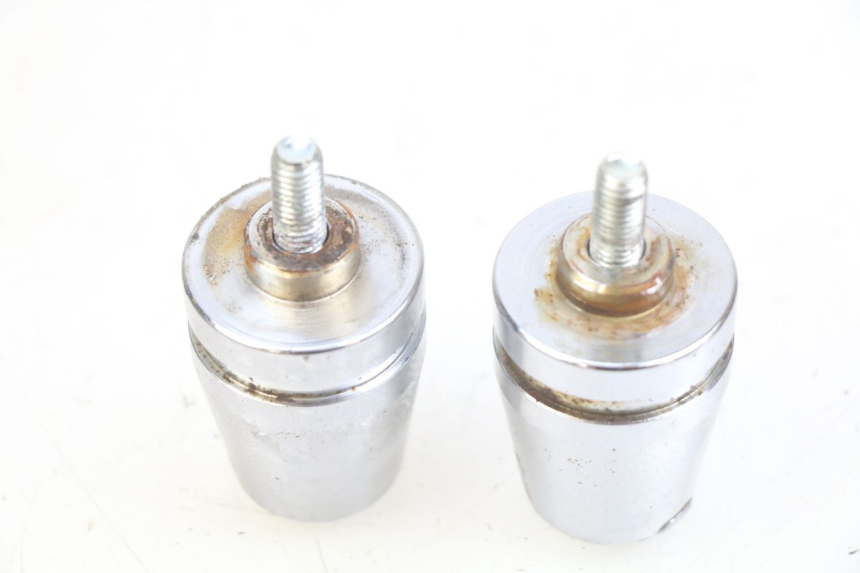 photo de HANDLEBAR END DAELIM VJ ROADWIN FI 125 (2008 - 2017) - Zoom on usage condition