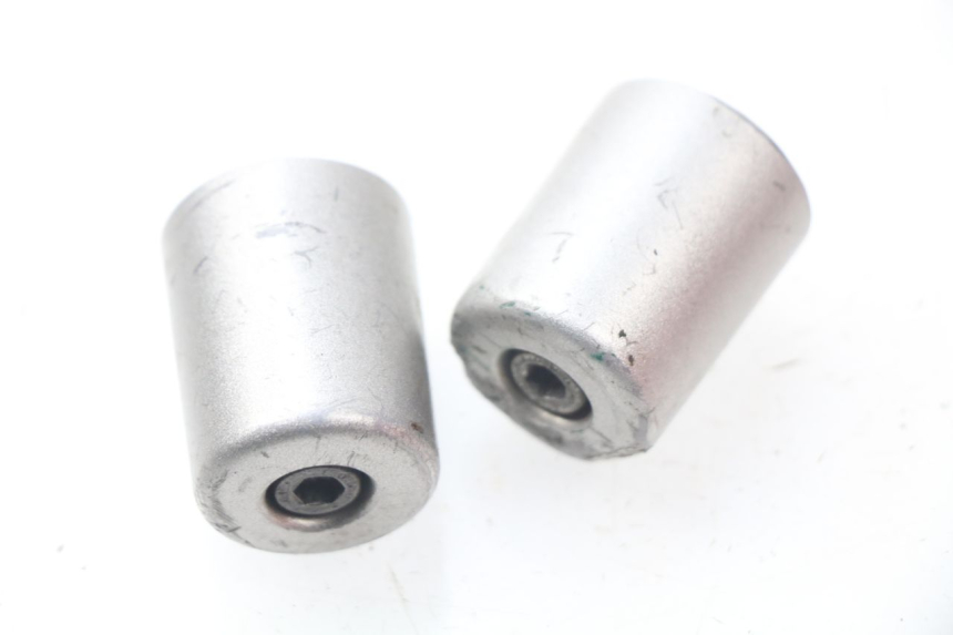 photo de HANDLEBAR END YAMAHA X-MAX XMAX 125 (2010 - 2013) - Zoom on usage condition