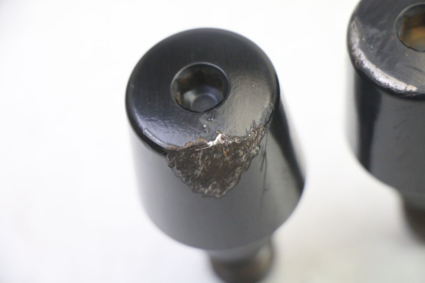 photo de HANDLEBAR ENDS YAMAHA XJ6 ABS 600 (2008 - 2016) - Zoom on usage condition