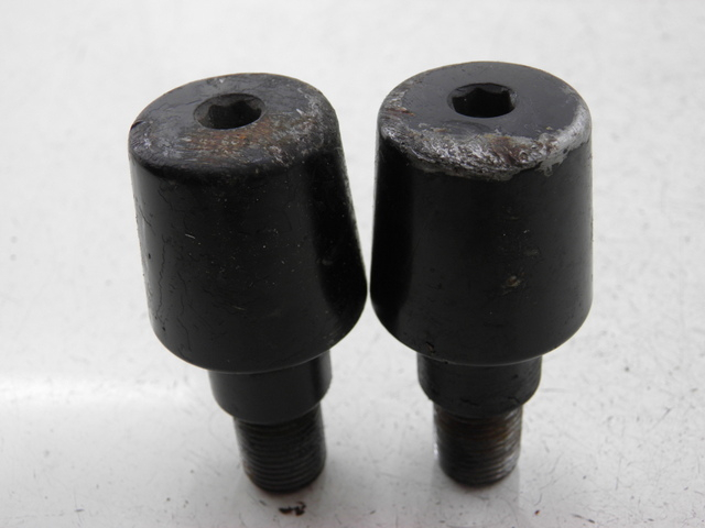 photo de HANDLEBAR ENDS YAMAHA TDM 900 (2004 - 2006) - Zoom on usage condition