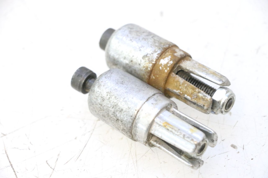 photo de HANDLEBAR END YAMAHA YP MAJESTY 125 (2002 - 2006) - Component detail