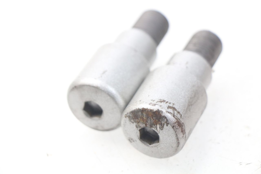 photo de HANDLEBAR ENDS YAMAHA YP X-MAX XMAX 400 (2014 - 2017) - Zoom on usage condition