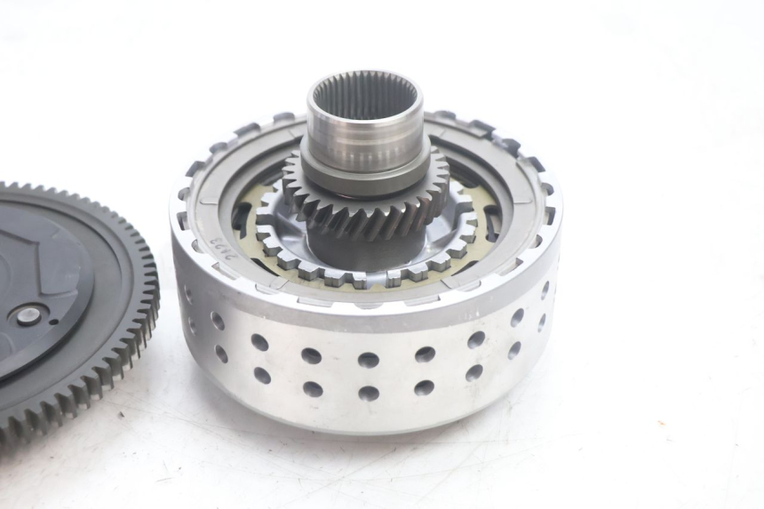 photo de CLUTCH SUZUKI BURGMAN EXECUTIVE ABS 650 (2006 - 2012) - High-resolution close-up