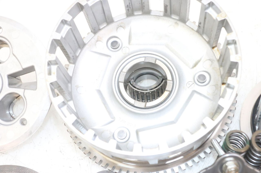 photo de CLUTCH HONDA CB R 1000 (2018 - 2023) - Technical close-up