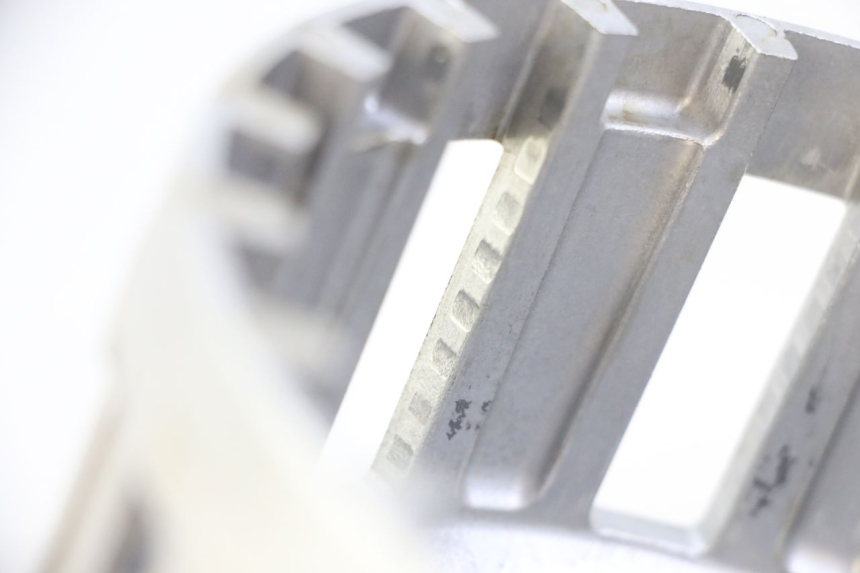 photo de CLUTCH HONDA CB R 1000 (2018 - 2023) - Surface and material condition