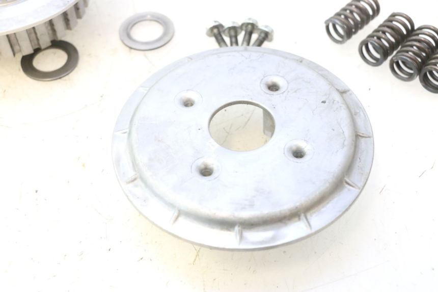 photo de CLUTCH SUZUKI DR S 600 (1985 - 1989) - Additional view of the item