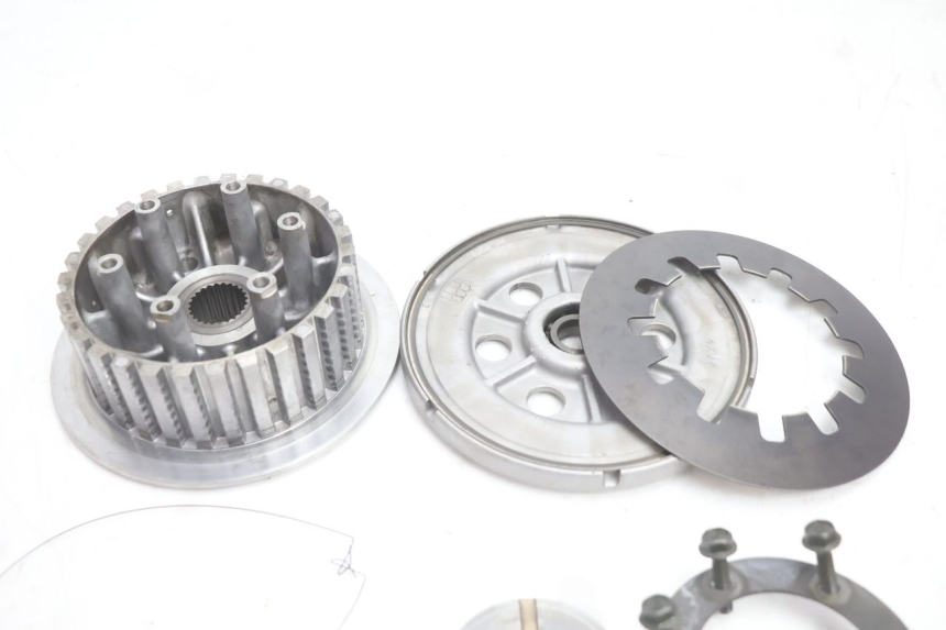 photo de CLUTCH YAMAHA FJR 1300 (2001 - 2005) - Alternative perspective
