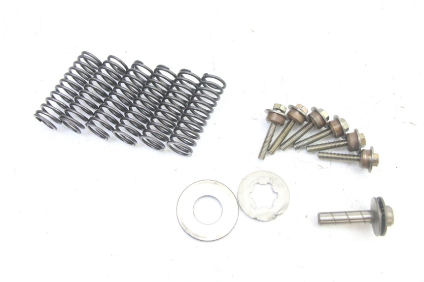 photo de CLUTCH SUZUKI GS GSE 500 (2001 - 2003) - Surface and material condition