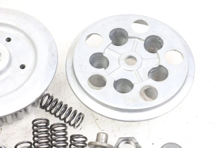 photo de CLUTCH SUZUKI GSX E 250 (1982 - 1983) - Markings and original references