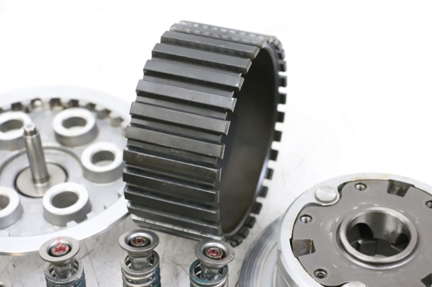 photo de CLUTCH KAWASAKI GTR 1000 (1994 - 2004) - Detailed visual inspection