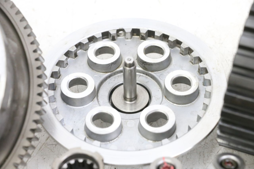 photo de CLUTCH KAWASAKI GTR 1000 (1994 - 2004) - Alternative angle