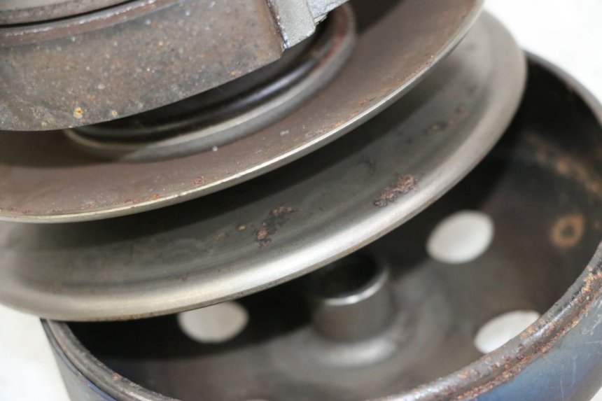 photo de CLUTCH PEUGEOT KISBEE 2T 50 (2010 - 2017) - Fixing points details