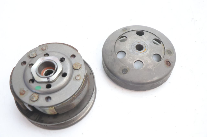 photo de CLUTCH PEUGEOT KISBEE 2T 50 (2010 - 2017) - Fixing points details