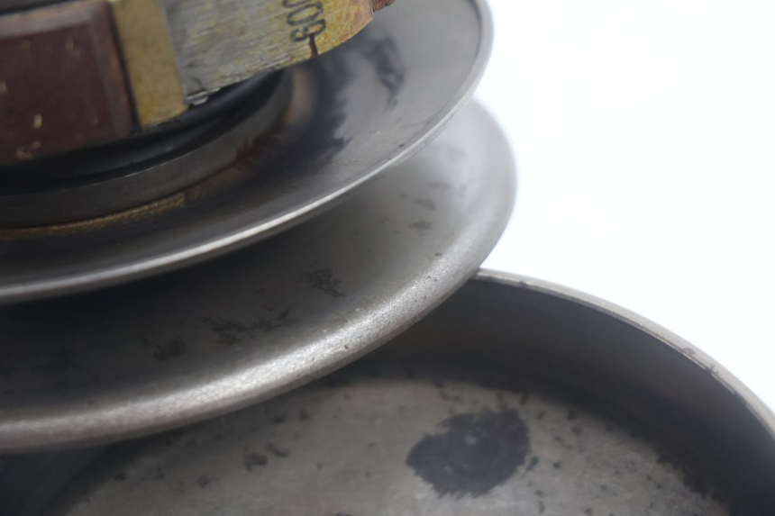 photo de CLUTCH PEUGEOT KISBEE 4T 50 (2010 - 2017) - Surface and material condition