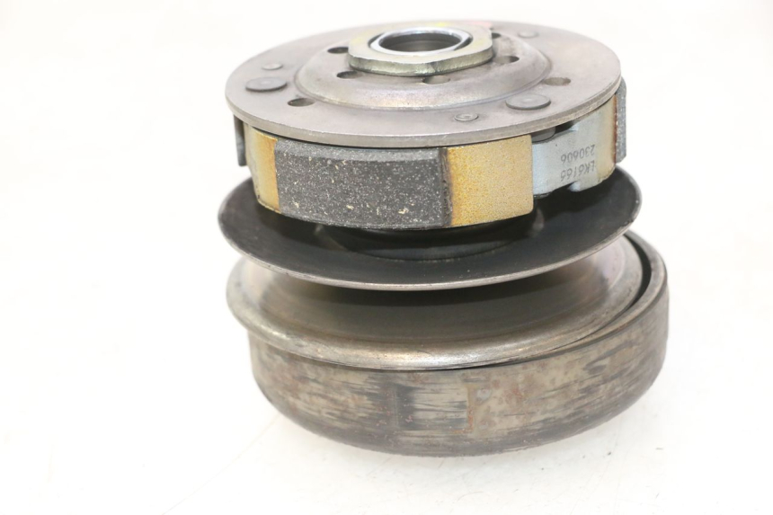 photo de CLUTCH PEUGEOT KISBEE 4T 50 (2023 - 2026) - Fixing points details