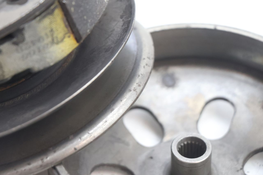 photo de CLUTCH PEUGEOT KISBEE 4T 50 (2018 - 2022) - Additional view of the item