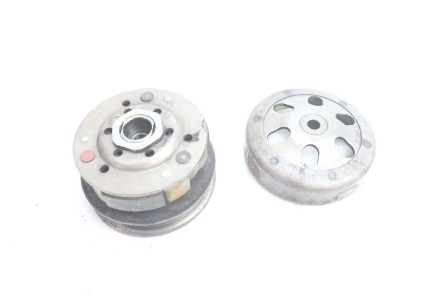 photo de CLUTCH PEUGEOT KISBEE 4T 50 (2018 - 2022) - Alternative perspective