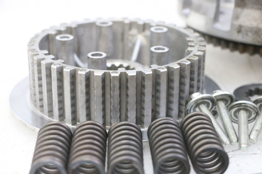 photo de CLUTCH KAWASAKI KX F KXF 450 (2009 - 2011) - Zoom on usage condition