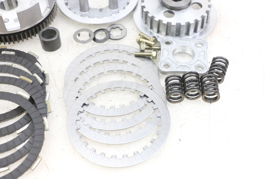 photo de CLUTCH APOLLO RFZ 140 - High-resolution close-up