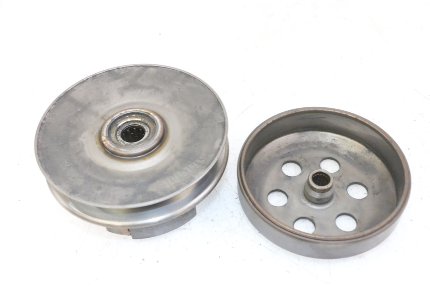 photo de CLUTCH PEUGEOT SATELIS 125 (2013 - 2018) - Alternative perspective