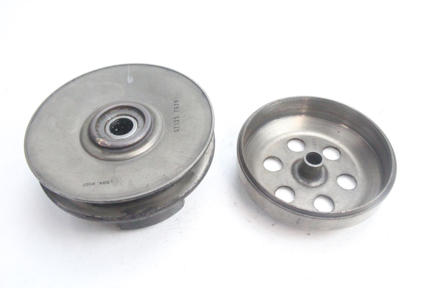 photo de CLUTCH PEUGEOT SATELIS 125 (2006 - 2009) - Surface and material condition