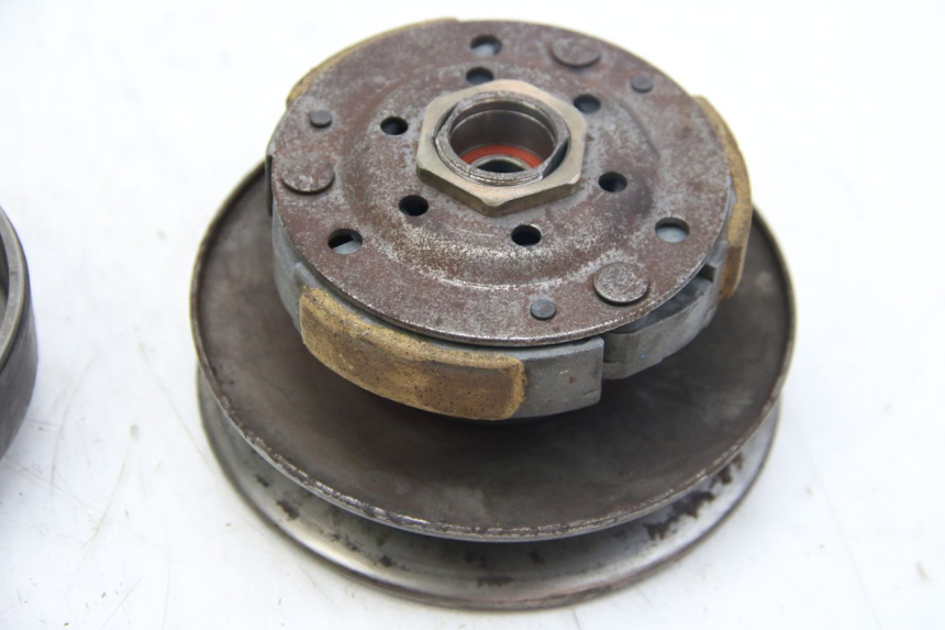 photo de CLUTCH APRILIA SCARABEO 4T 50 (2009 - 2017) - Technical close-up