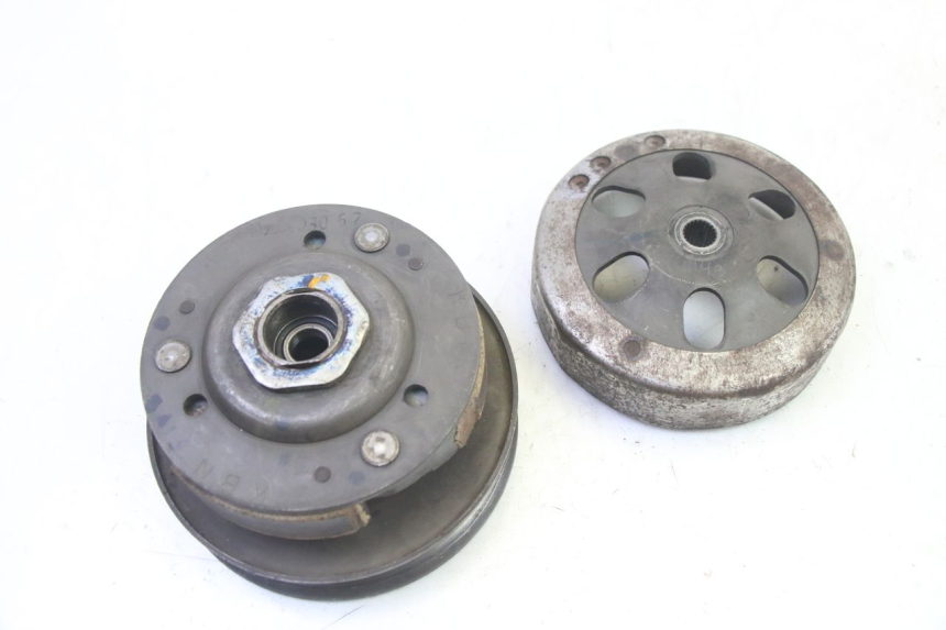 photo de CLUTCH HONDA SCV LEAD 100 (2003 - 2007) - Technical close-up