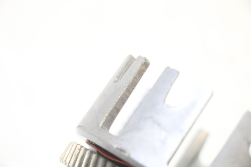 photo de CLUTCH YAMAHA TDR DELTABOX 125 (1997 - 2003) - Technical close-up