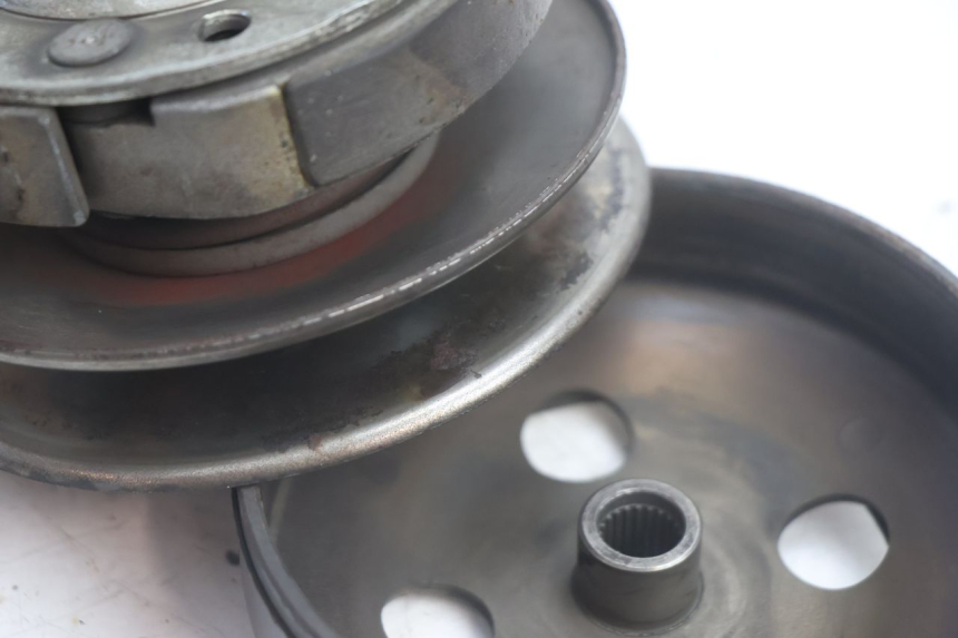photo de CLUTCH PEUGEOT TREKKER 50 (1995 - 2004) - Alternative perspective