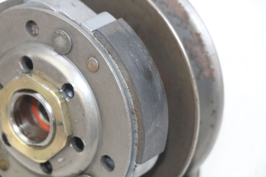 photo de CLUTCH PEUGEOT VIVACITY 50 (2004 - 2009) - Surface and material condition