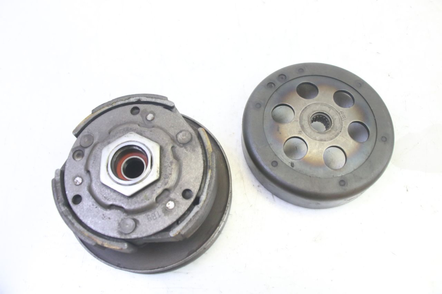 photo de CLUTCH YAMAHA X-MAX XMAX 125 (2010 - 2013) - Technical close-up