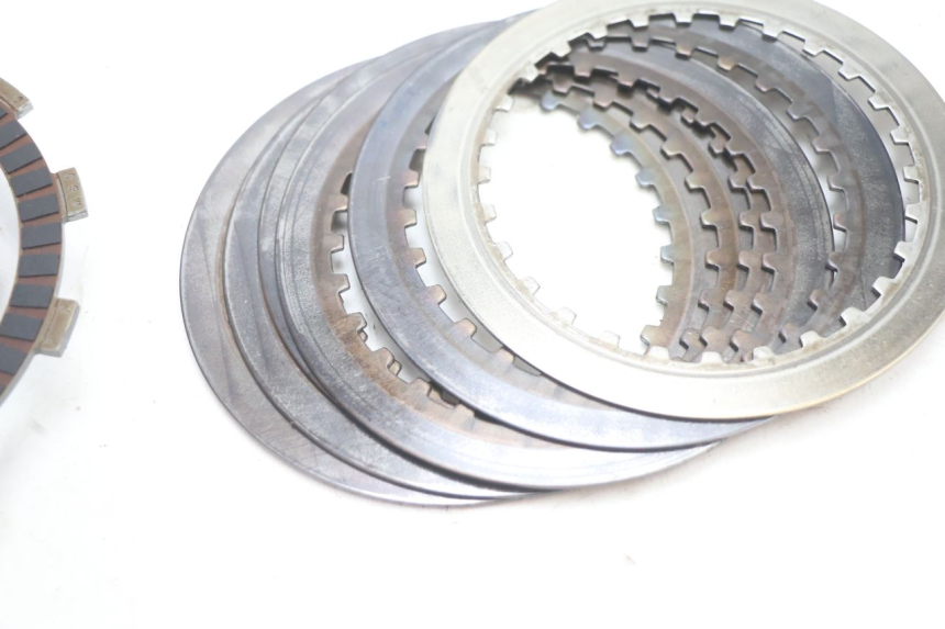 photo de CLUTCH HONDA XRV AFRICA TWIN 750 (1990 - 1992) - Distinctive features