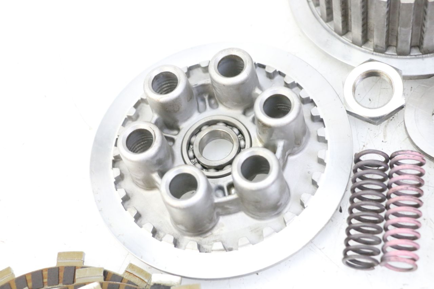 photo de CLUTCH YAMAHA FZ6 FAZER S2 600 (2007 - 2011) - Technical close-up