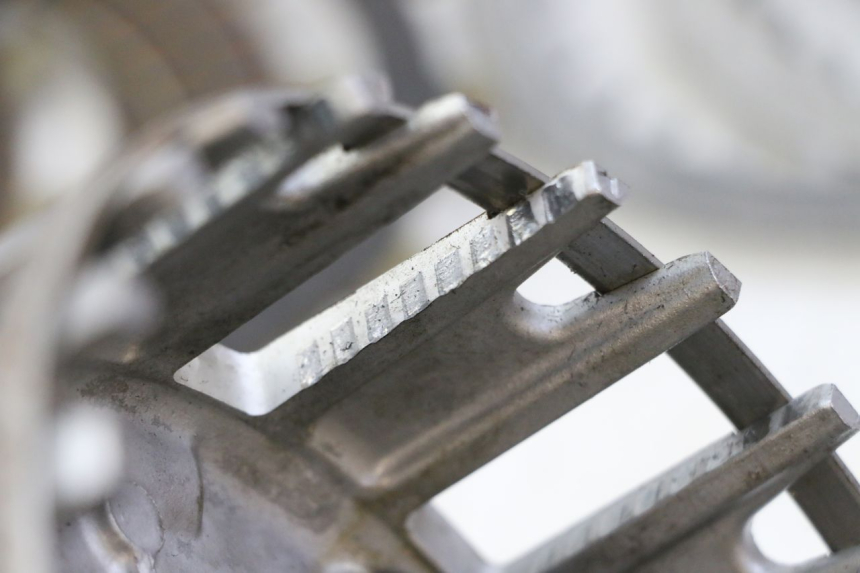 photo de CLUTCH YAMAHA FZ6 FAZER S2 600 (2007 - 2011) - Surface and material condition