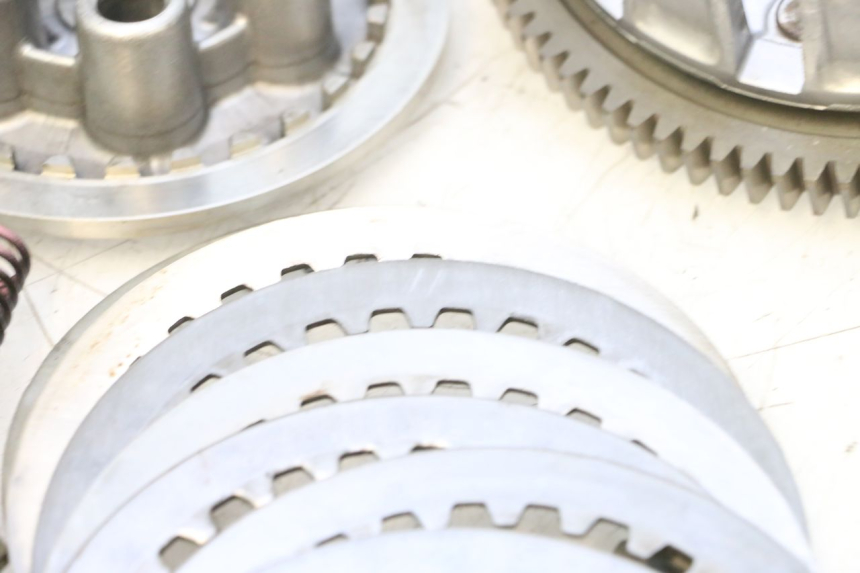 photo de CLUTCH YAMAHA YZF R GENESIS 750 (1993 - 1998) - Alternative perspective