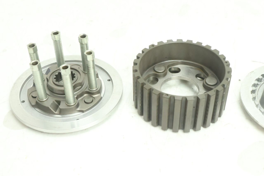 photo de CLUTCH YAMAHA YZF R6 600 (2008 - 2009) - High-resolution close-up