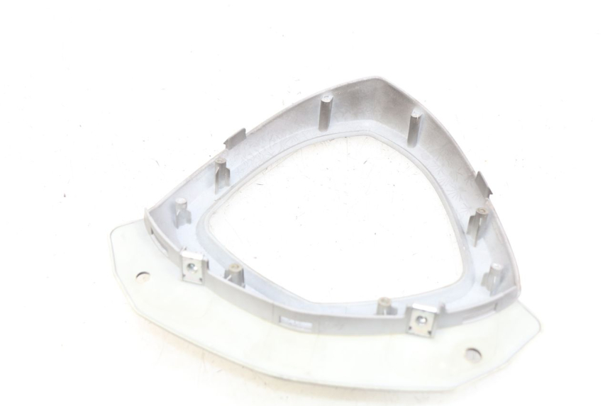 photo de SPEEDOMETER SURROUND KYMCO AGILITY 16+ 4T 50 (2018 - 2023) - Zoom on usage condition