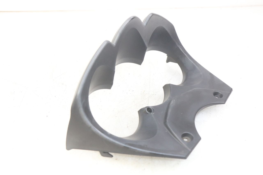 photo de SPEEDOMETER SURROUND PEUGEOT CITYSTAR AIR 125 (2014 - 2017) - Fixing points details