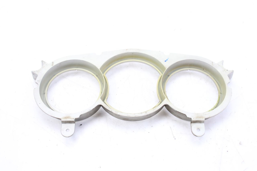 photo de SPEEDOMETER SURROUND PEUGEOT CITYSTAR 50 (2013 - 2017) - Fixing points details