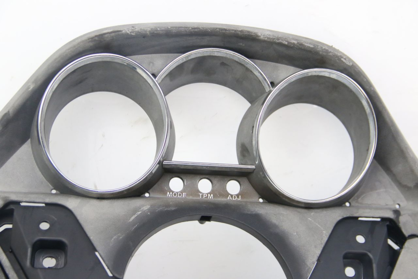 photo de SPEEDOMETER SURROUND KYMCO DINK STREET 125 (2009 - 2014) - Distinctive features